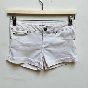 DKNY WHITE DENIM SHORTS 10